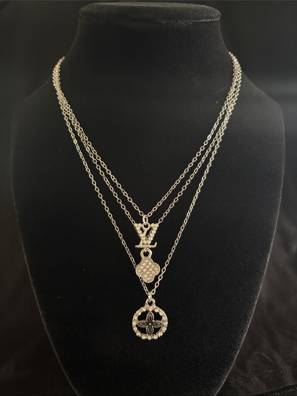 Triple-Layer Adjustable  Fashion Pendant Necklace in Silver Tone